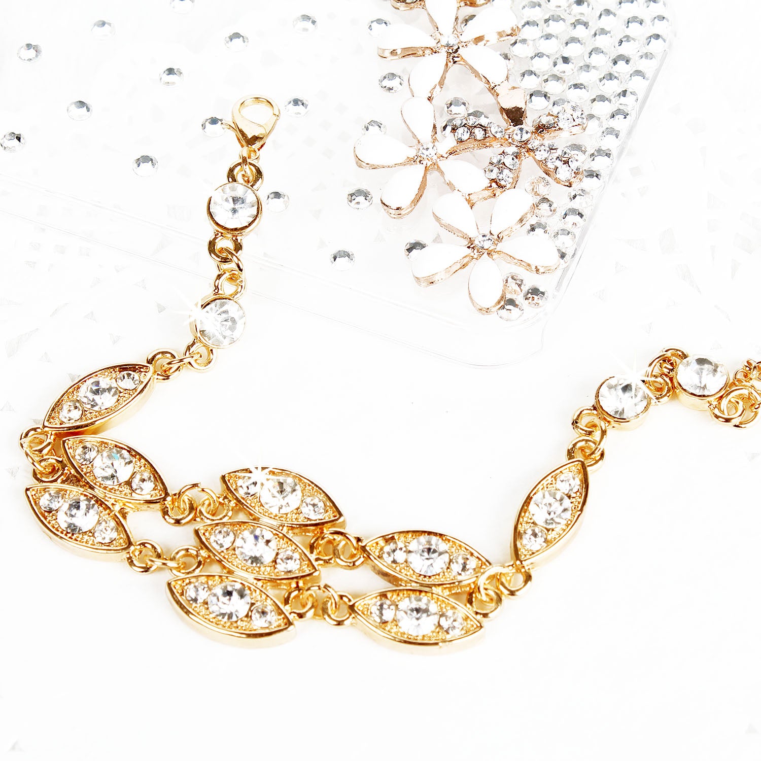 Noble Burnished Gold Bling Rhinestone Bracelet Apparel & Jewelry Retro Wristband