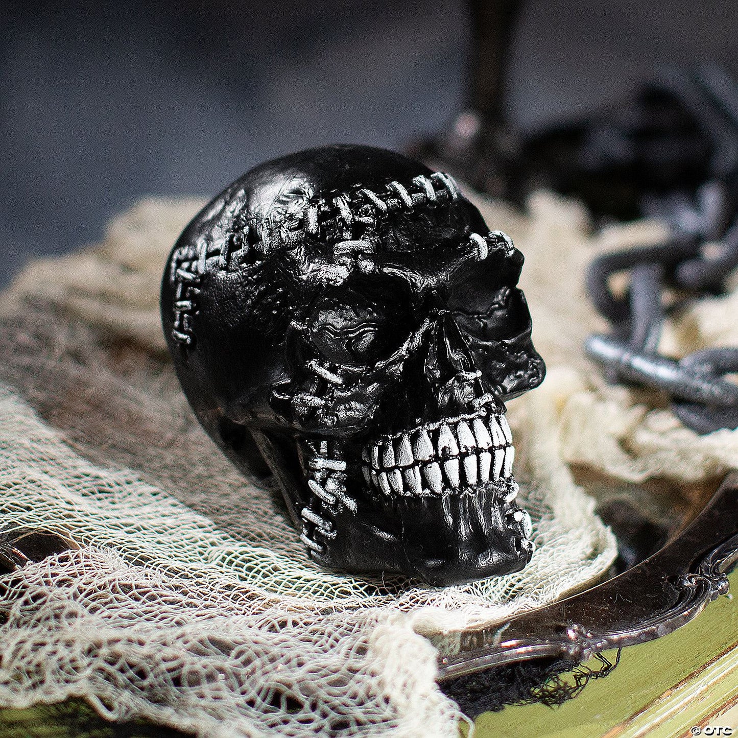 5 1/2" x 7 1/2" Creepy Black Skull Plastic Halloween Decoration